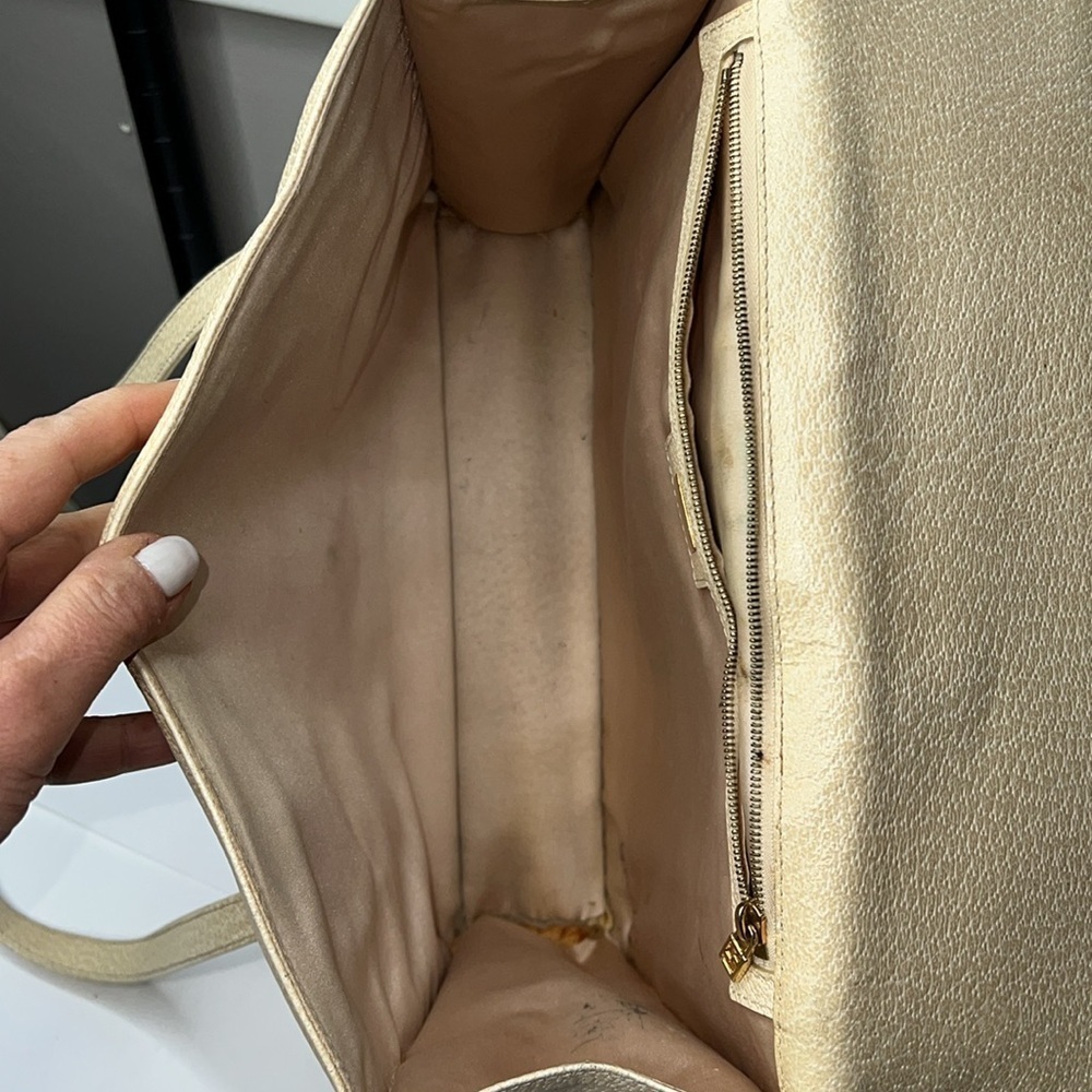 Fendi Beige Cream Leather Logo Marble Clasp Bag - Picture 13 of 16